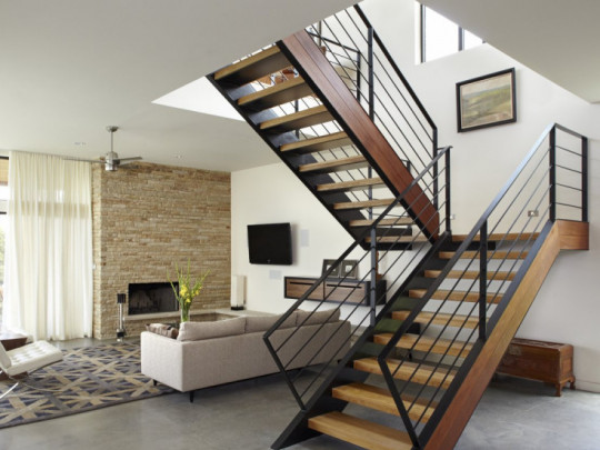 Giải pháp thiết kế cầu thang sắt đẹp: Thiết kế cầu thang sắt đẹp là giải pháp tuyệt vời cho ngôi nhà của bạn. Với nhiều hình dạng và kiểu dáng độc đáo, các mẫu cầu thang sắt đẹp làm cho không gian sống thêm phần sinh động và tạo ra sự quyến rũ cho căn nhà.